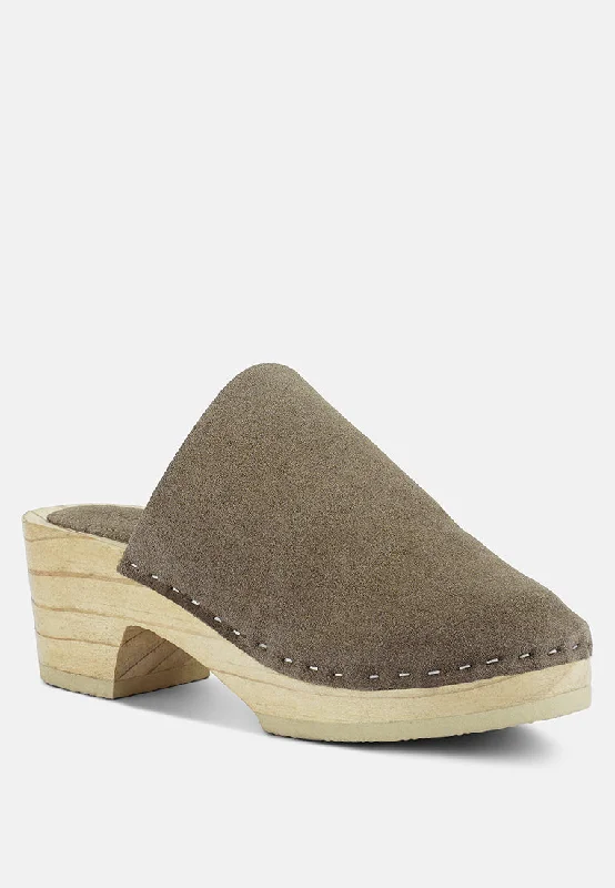 DARCIE Taupe Suede Clogs